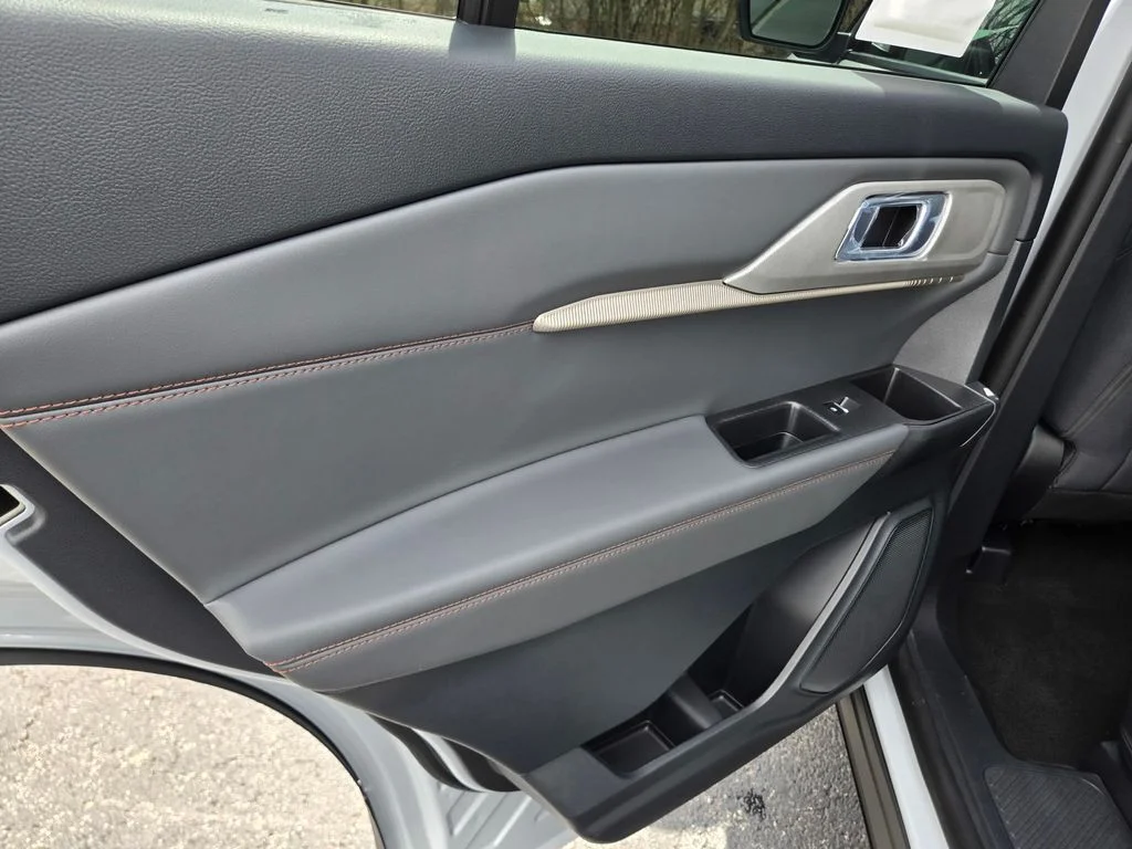 Used 2026 Space White Metallic Ford Active image 29