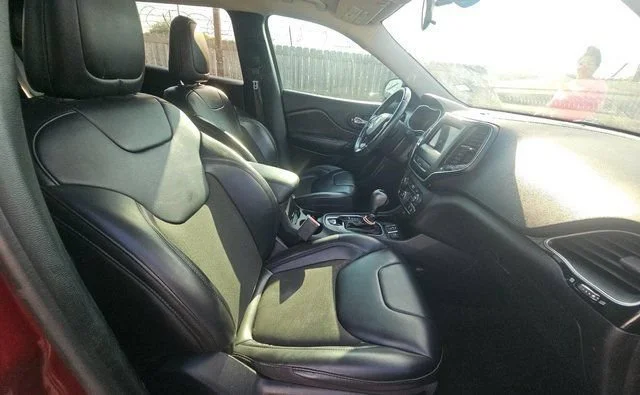 Used 2020 Velvet Red Pear Jeep Altitude image 7
