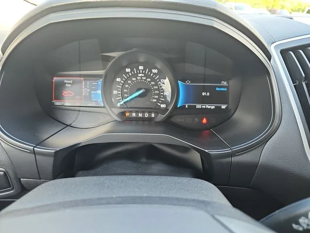 Used 2022 White Ford SE image 21