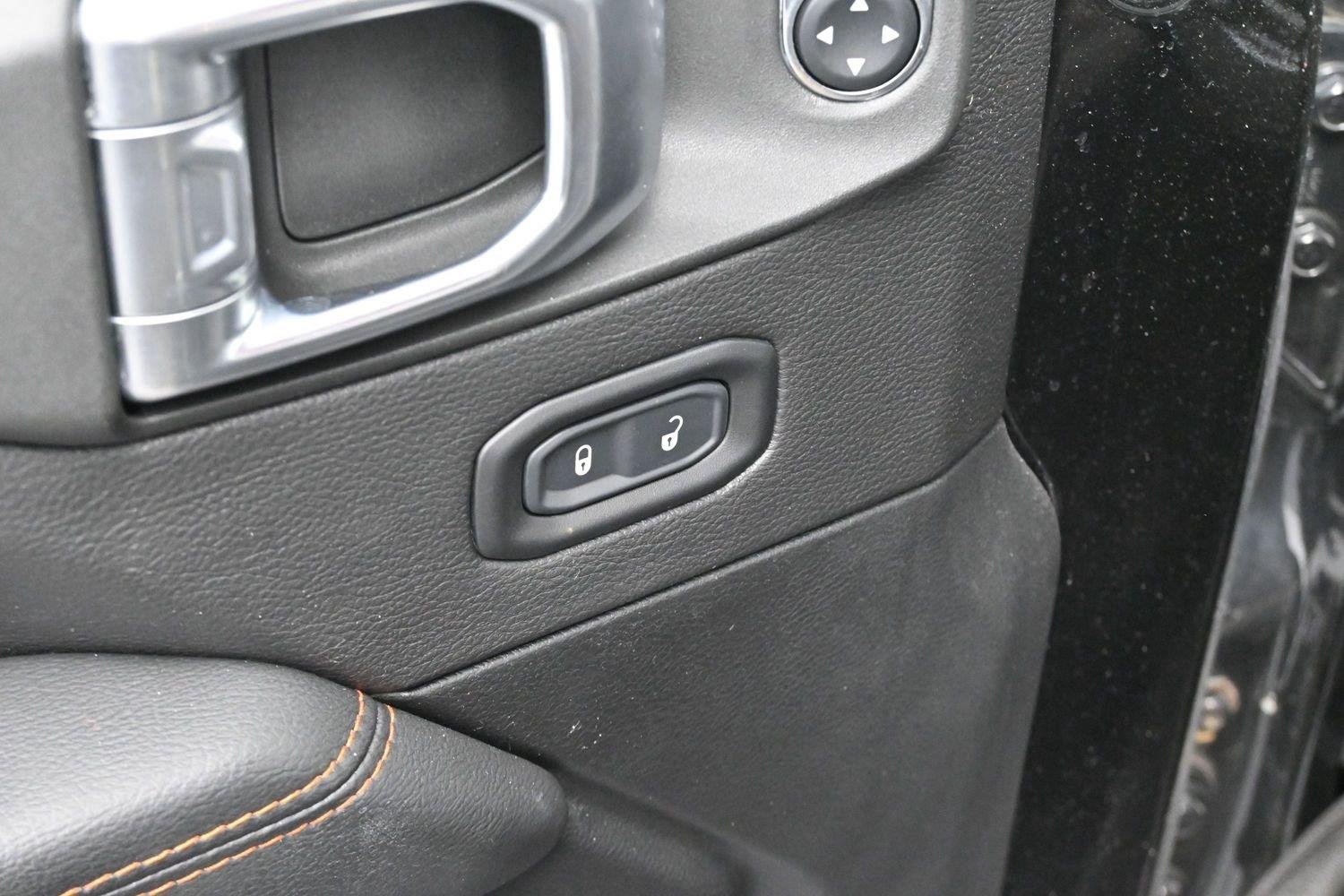 Used 2022 Black Jeep Mojave image 11
