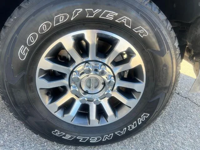 Used 2020 Oxford White Ford Lariat image 55