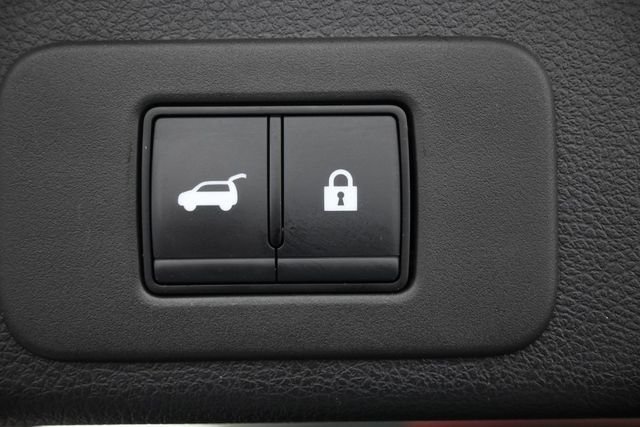 Used 2025 Gold Nissan Platinum image 16