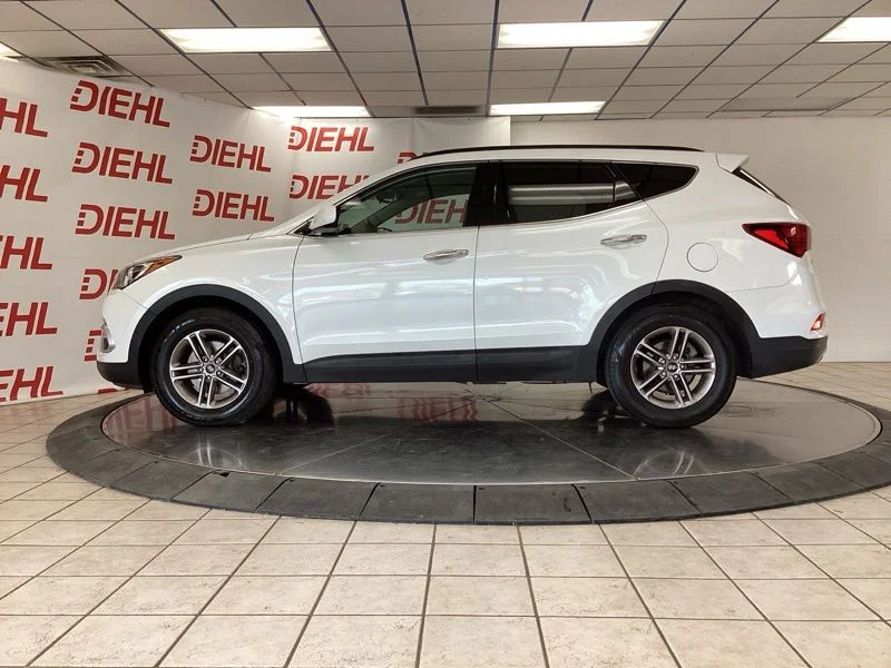 Used 2017 White Hyundai 2.4 Base image 4