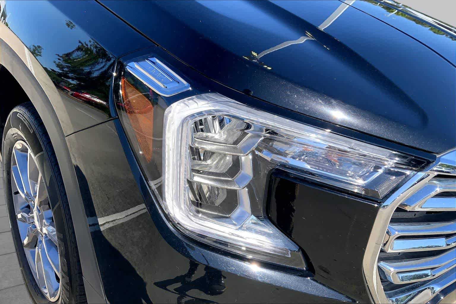 Used 2024 Ebony Twilight Metallic GMC SLT image 26