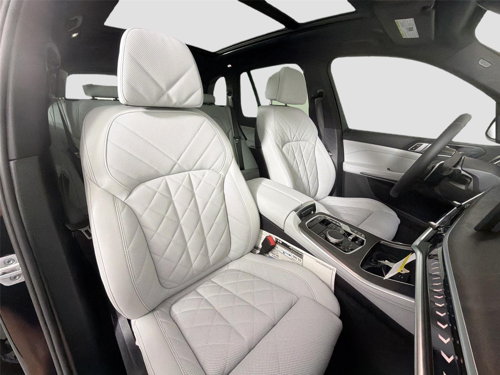 New 2026 Black Sapphire Metallic BMW xDrive40i image 27