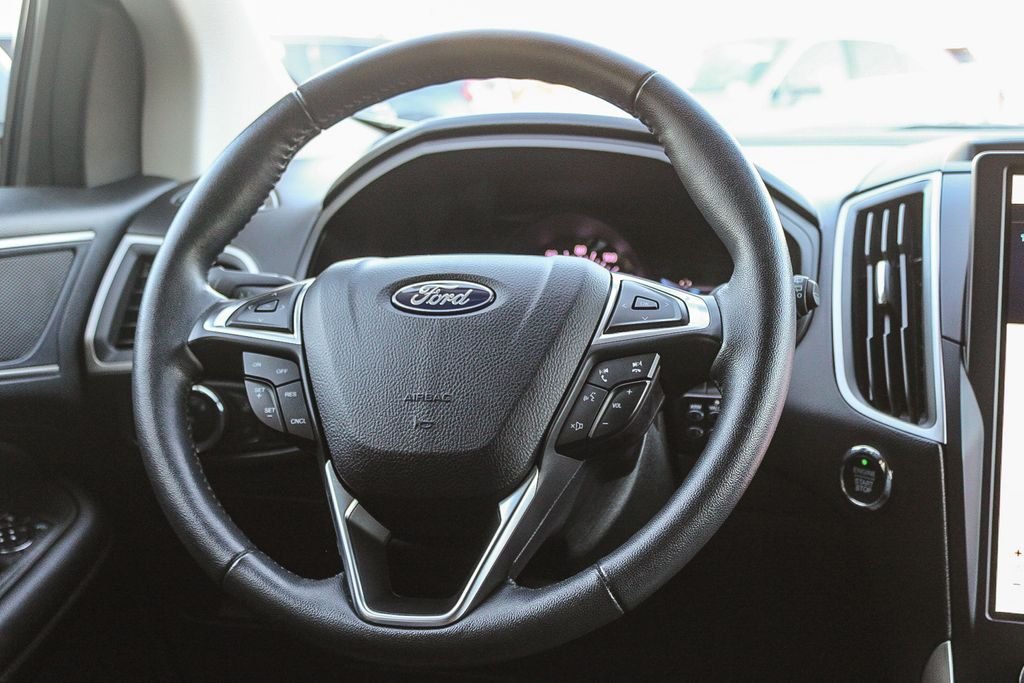 Used 2022 White Ford SEL image 16