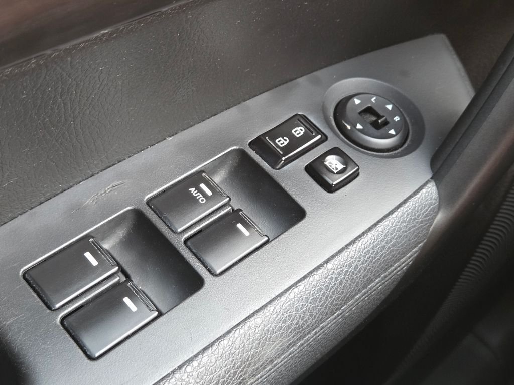 Used 2012 Silver Kia LX image 27