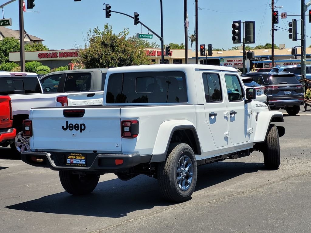New 2026 Bright White Clearcoat Jeep 85th Anniversary Edition image 3