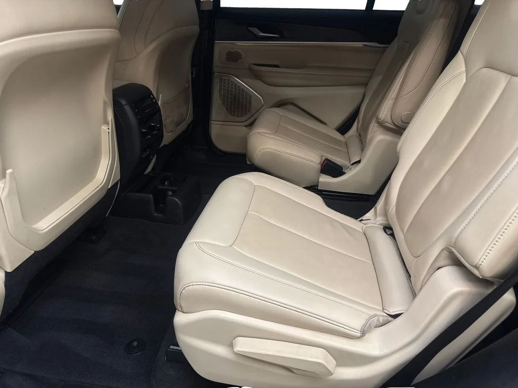 Used 2022 Silver Jeep Limited image 35