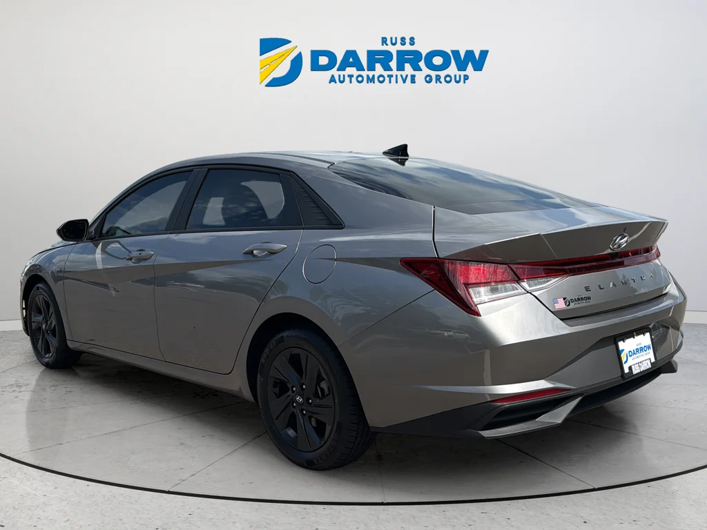 Used 2023 Silver Hyundai SEL image 3