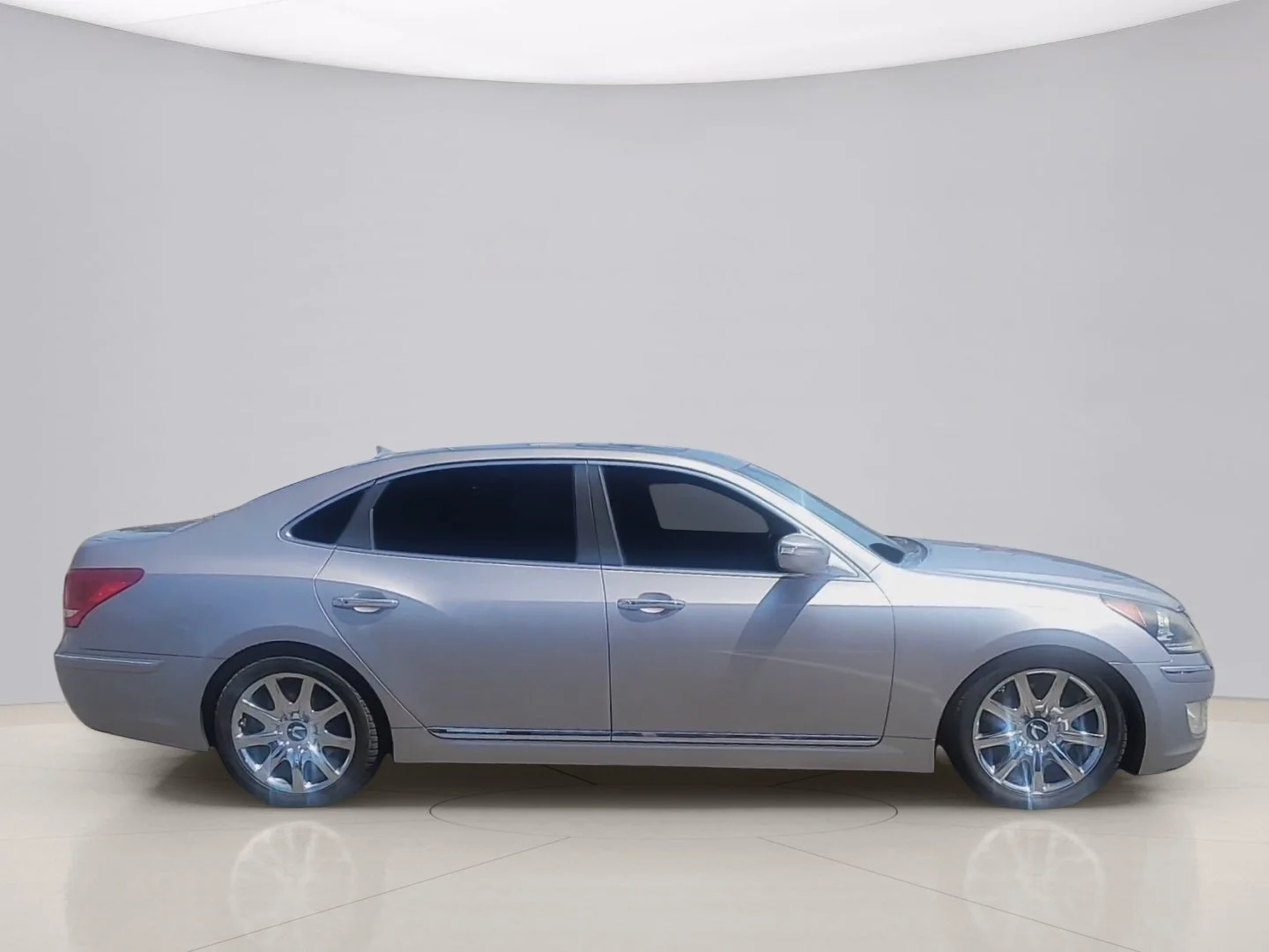 Used 2013 Gray Hyundai SIGNATURE/ ULTIMATE image 7