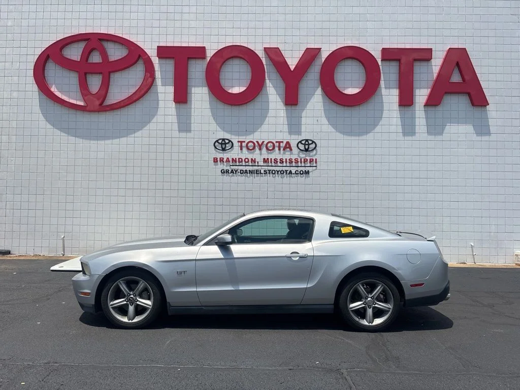 Used 2010  Ford GT Premium image 3