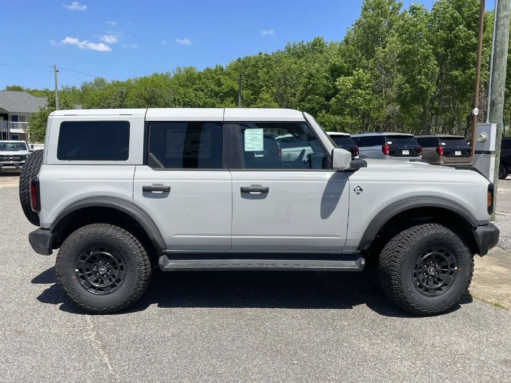 New 2026 White Ford Outer Banks image 2