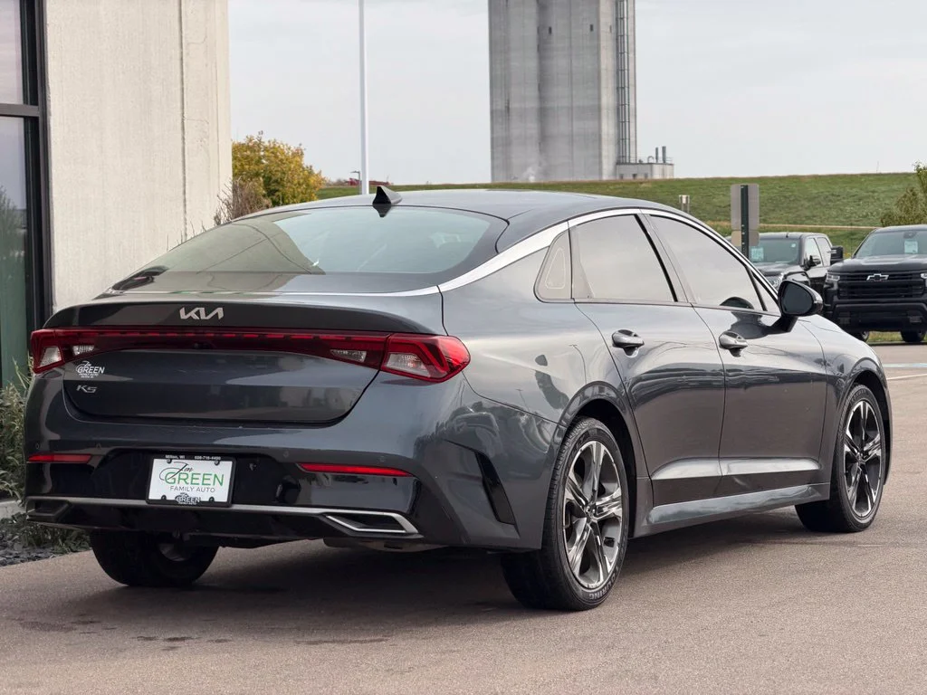 Used 2022 Gray Kia EX image 5