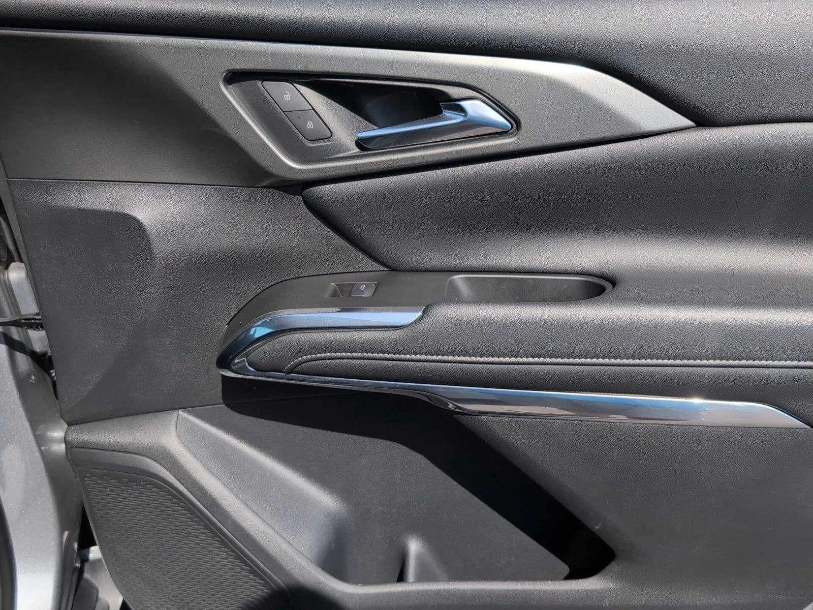 Used 2025 Sterling Gray Metallic Chevrolet LT image 40
