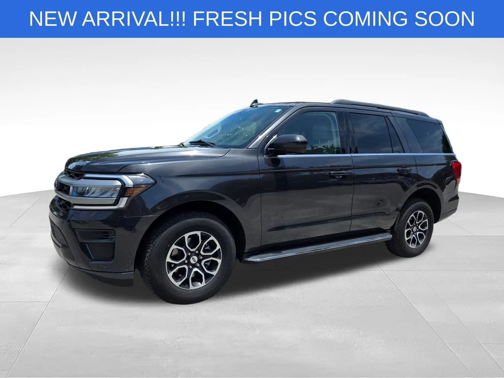 Used 2023 Gray Ford XLT image 2