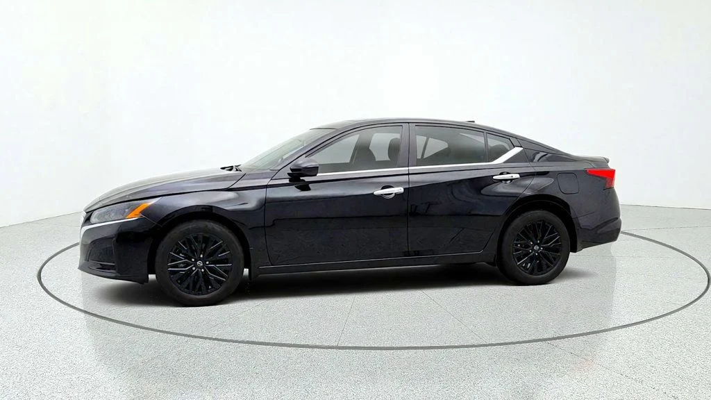 Used 2025 Super Black Nissan SV AWD w/ Special Edition Package image 8