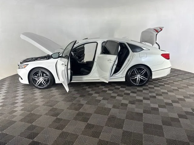 Used 2021  Honda Touring 2.0T image 11