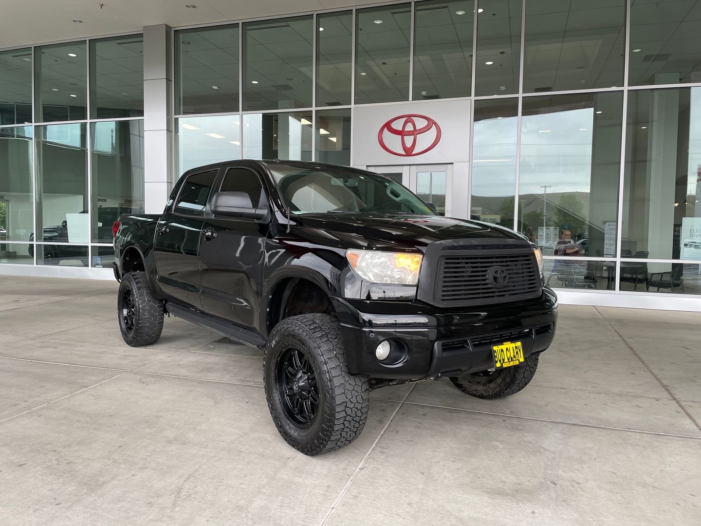 2010 Toyota Tundra 5.7 Auto 4WD Limited Crew Max's photo