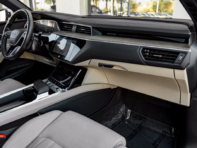 Used 2024 Glacier White Audi Prestige image 39