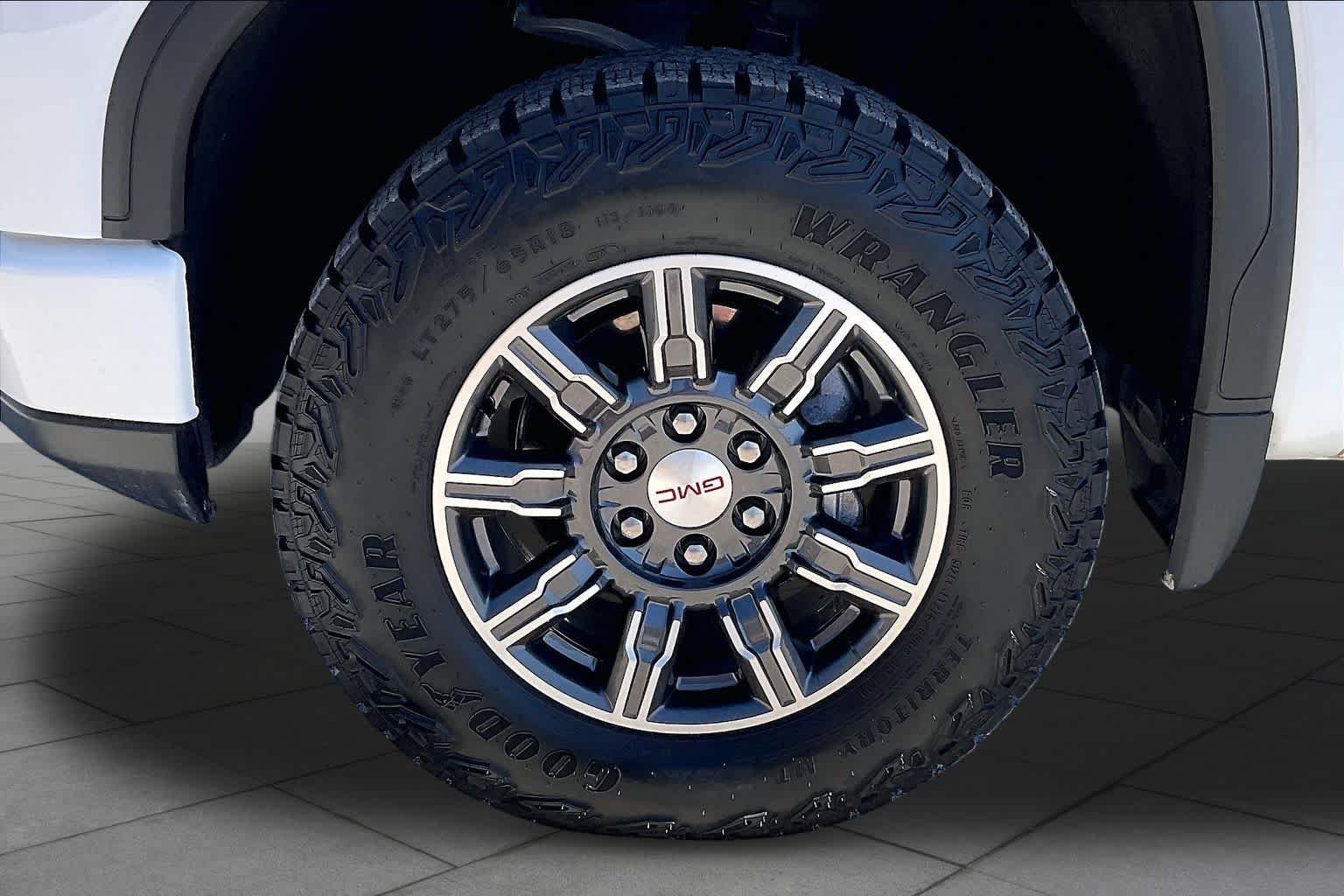 Used 2026 Summit White GMC AT4 image 11