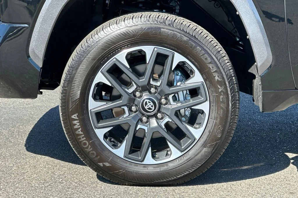 2025 Toyota Tundra Limited - Photo 31