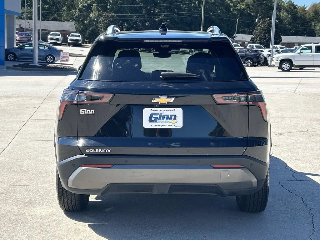 Used 2025 Mosaic Black Metallic Chevrolet LT image 3