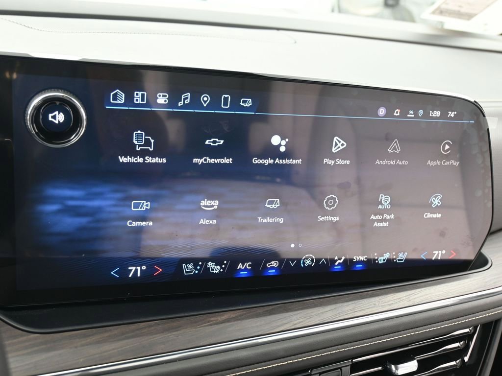 2025 Chevrolet Suburban Premier - Photo 25