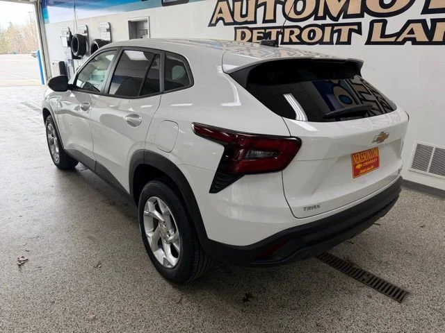 2026 Chevrolet Trax LS - Photo 7