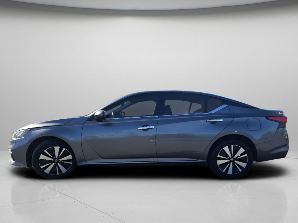 Used 2022 Gun Metallic Nissan 2.5 SV image 20
