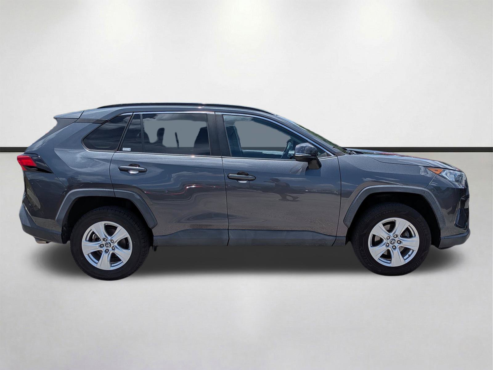 2019 Toyota RAV4 XLE - Photo 3