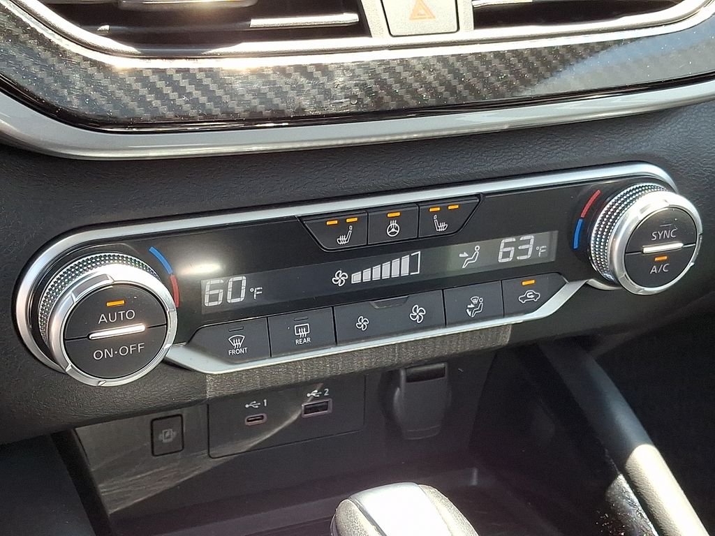 Used 2024 White Nissan 2.0 SR image 16