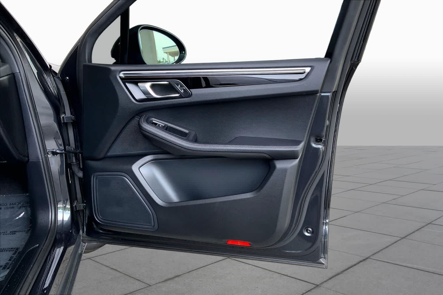 2022 Porsche Macan Base - Photo 23