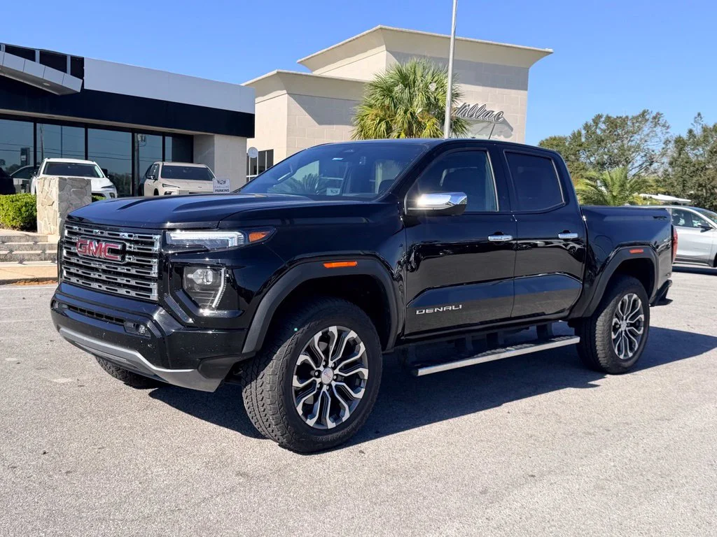 Used 2024 Black GMC Denali image 2