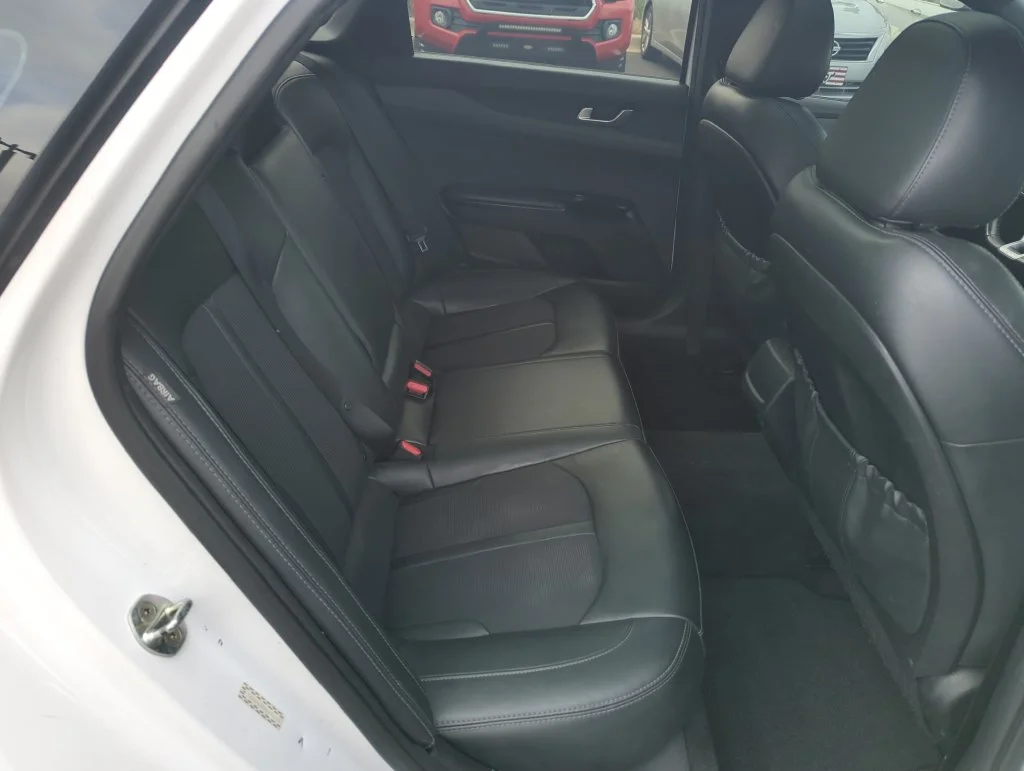 Used 2023 White Kia GT-Line image 33