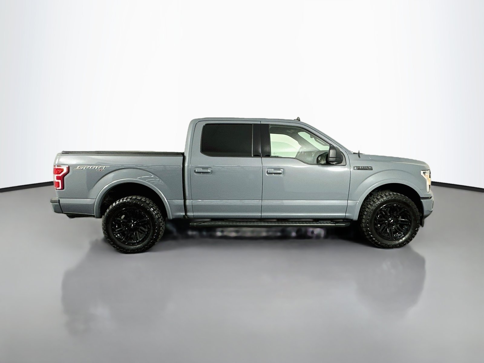 Used 2020 Gray Metallic Ford XLT image 8