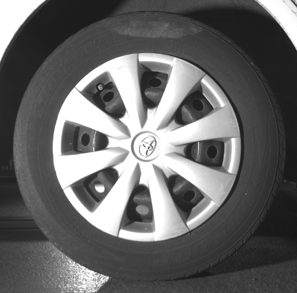 Used 2011 White Toyota LE image 27