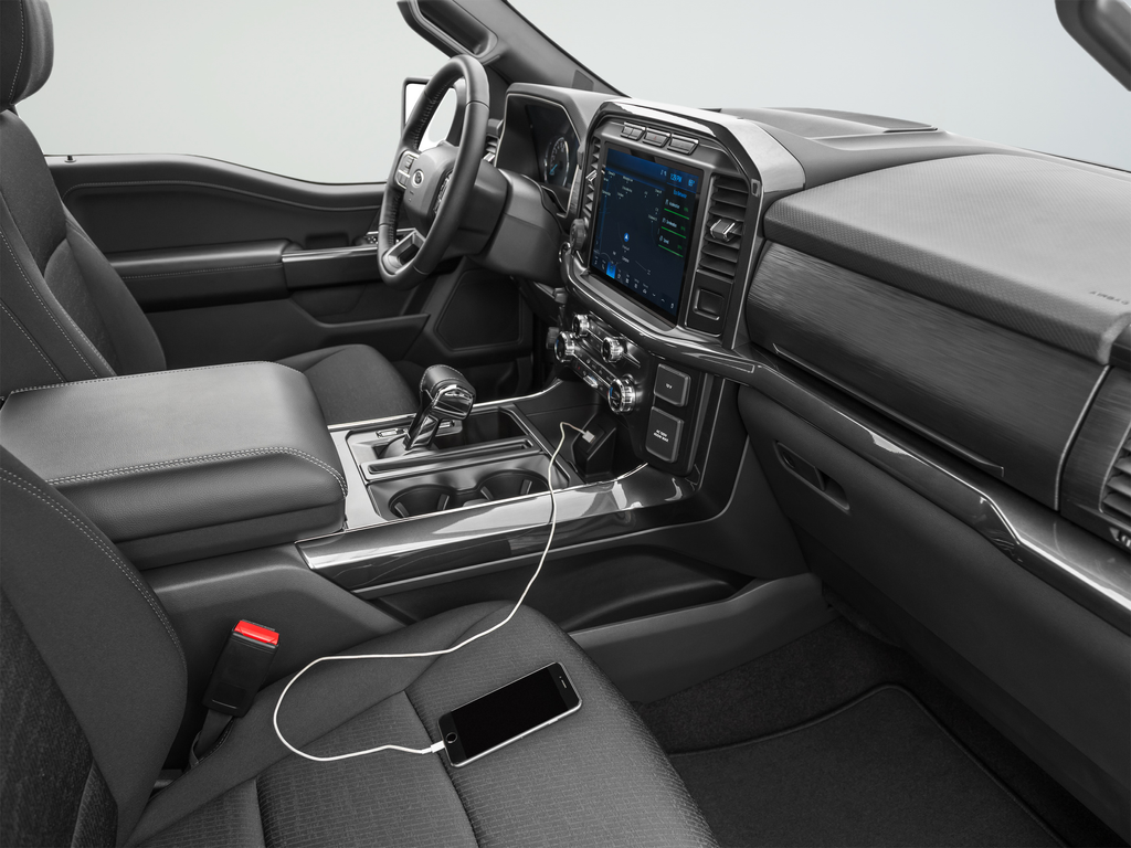 Used 2022 White Ford XLT image 29
