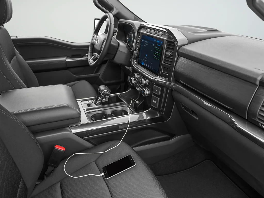 Used 2022 White Ford XLT image 29