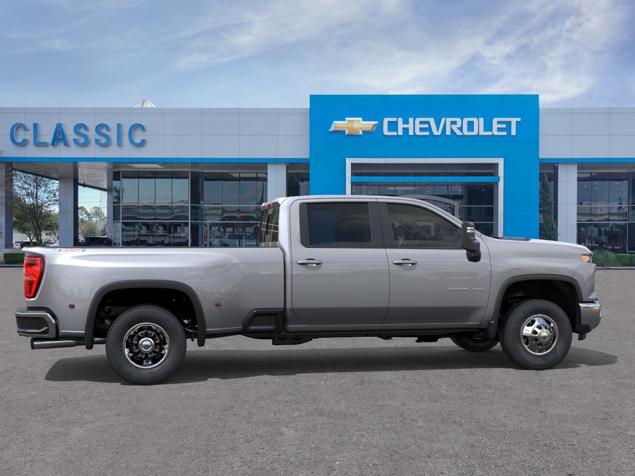 2026 Chevrolet Silverado 3500 HD photo 5 of 32