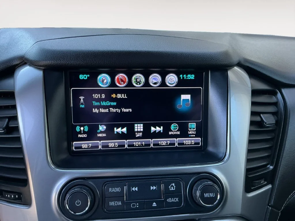 Used 2019 SHADOW GRAY METALLIC Chevrolet LT image 21