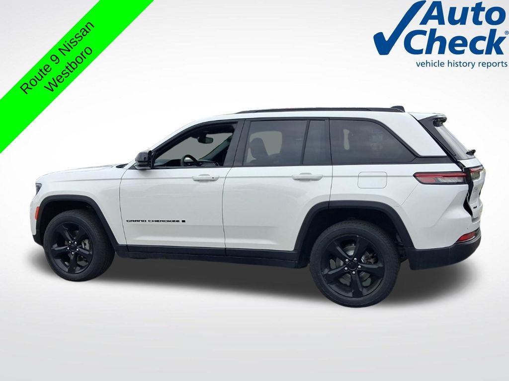 Used 2023 White Jeep Altitude X image 12