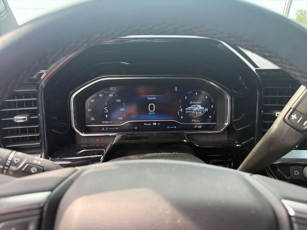 Used 2024 Gray Chevrolet LT image 18