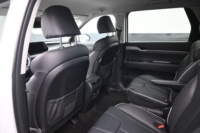 Used 2025 White Hyundai SEL image 2