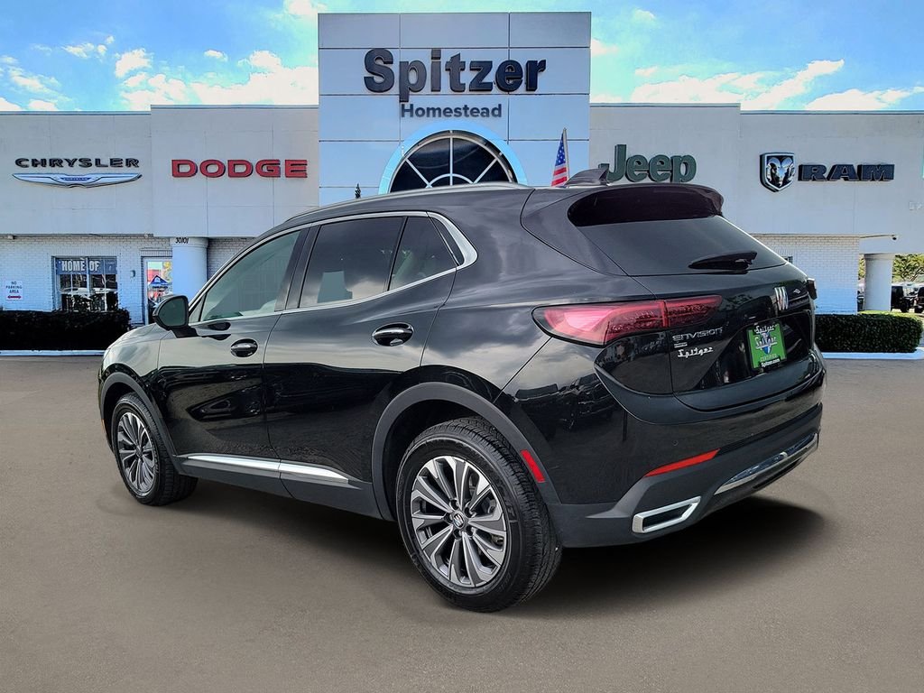 Used 2024 Black Buick Preferred image 3