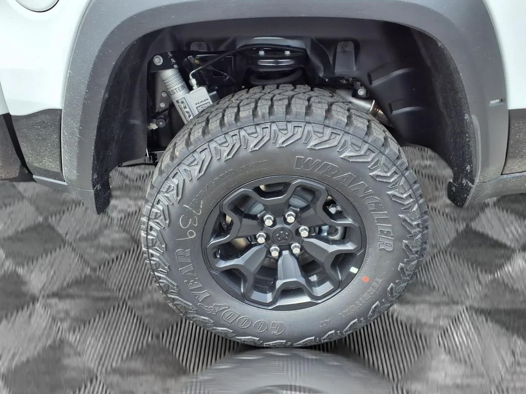 New 2026 Bright White Clear-Coat Exterior Paint RAM RHO image 22