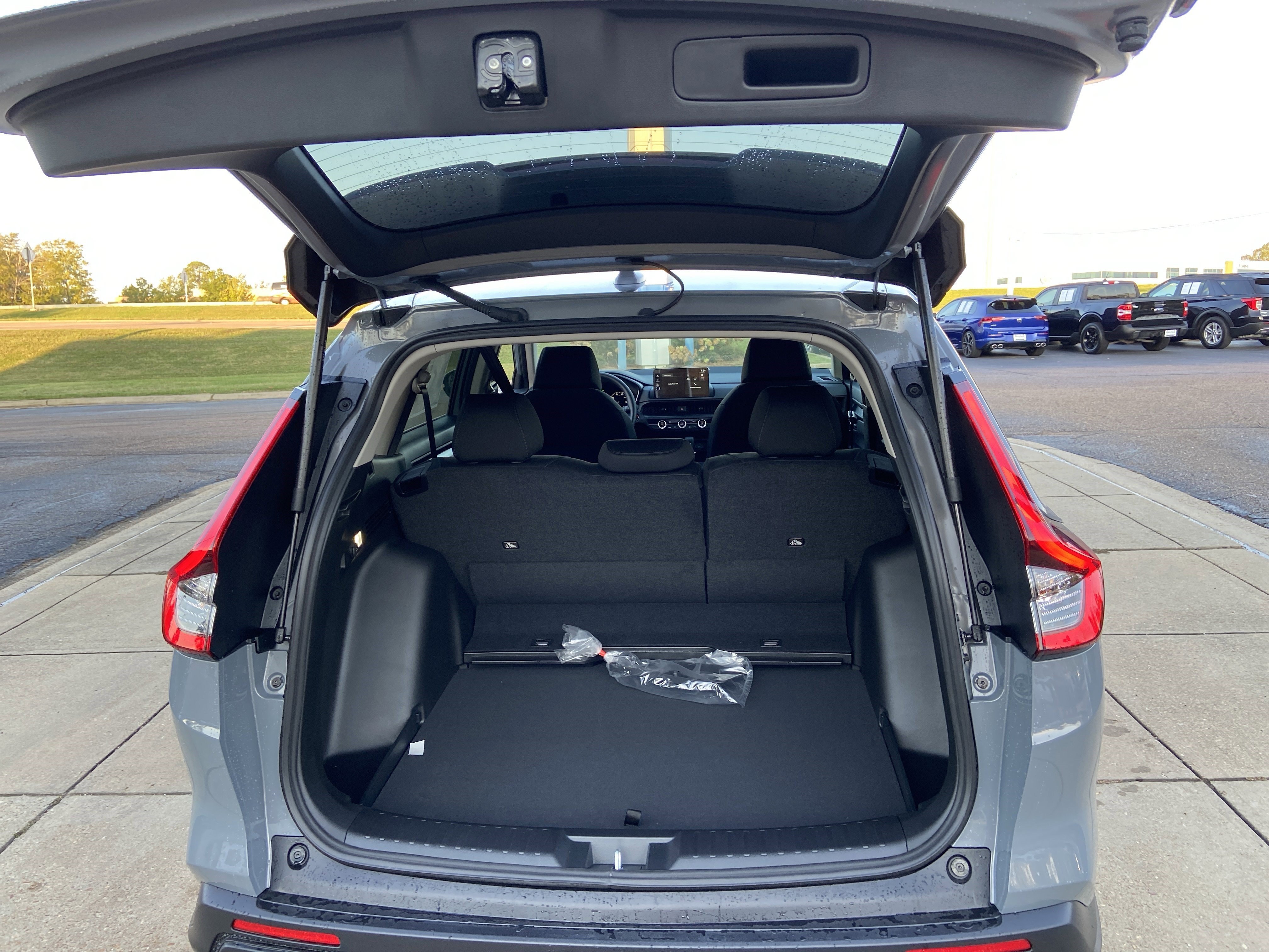 New 2026 Urban Gray Pearl Honda LX image 27