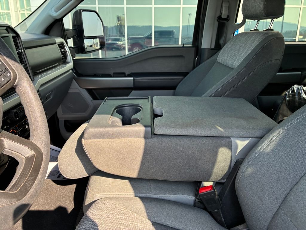 Used 2025 Gray Ford XLT image 17
