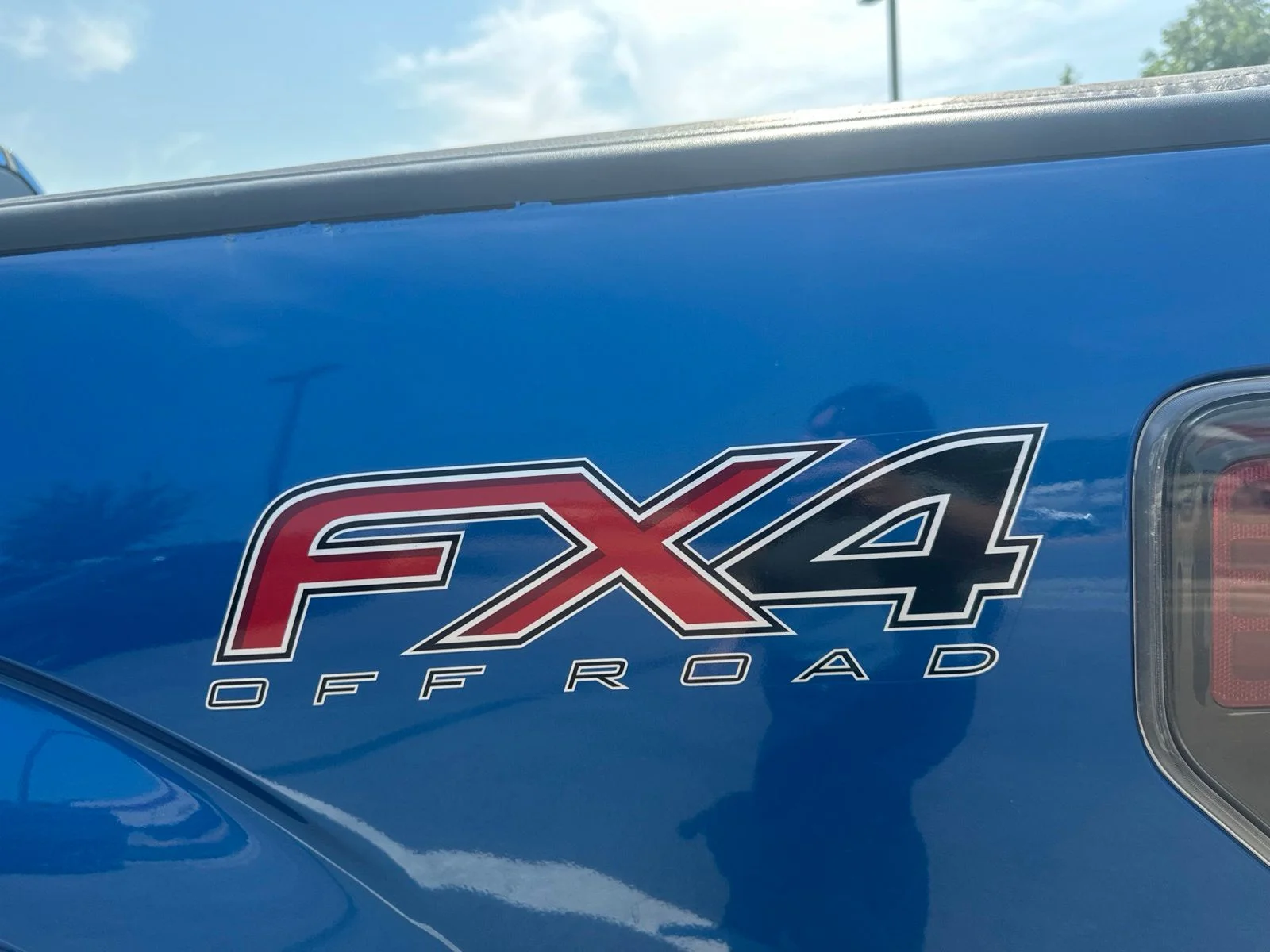 Used 2012 Blue Ford XL image 8