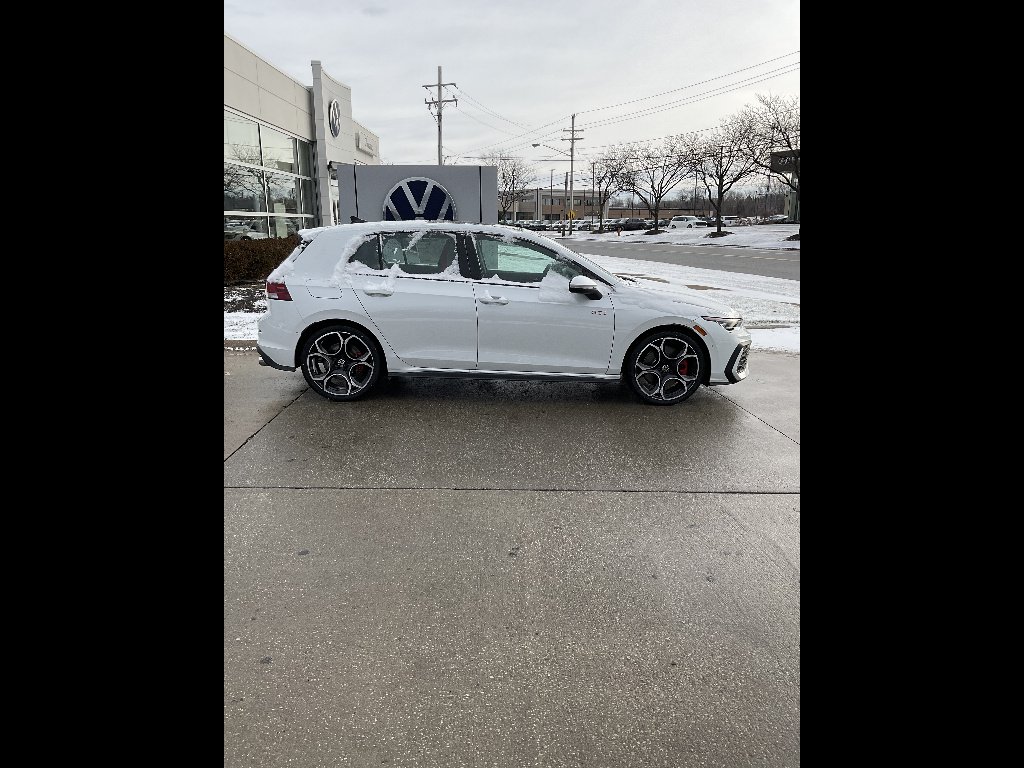 New 2026 Opal White Pearl Volkswagen Autobahn image 3
